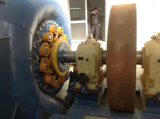 Turbina de agua de 100 kW Francis con caja espiral de acero al carbono y una llanta guía