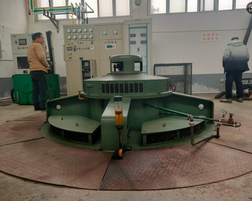 300KW Capacidad de refrigeración por agua y aceite 6-20KV Turbina hidroeléctrica con acero inoxidable / Corredor de hierro fundido