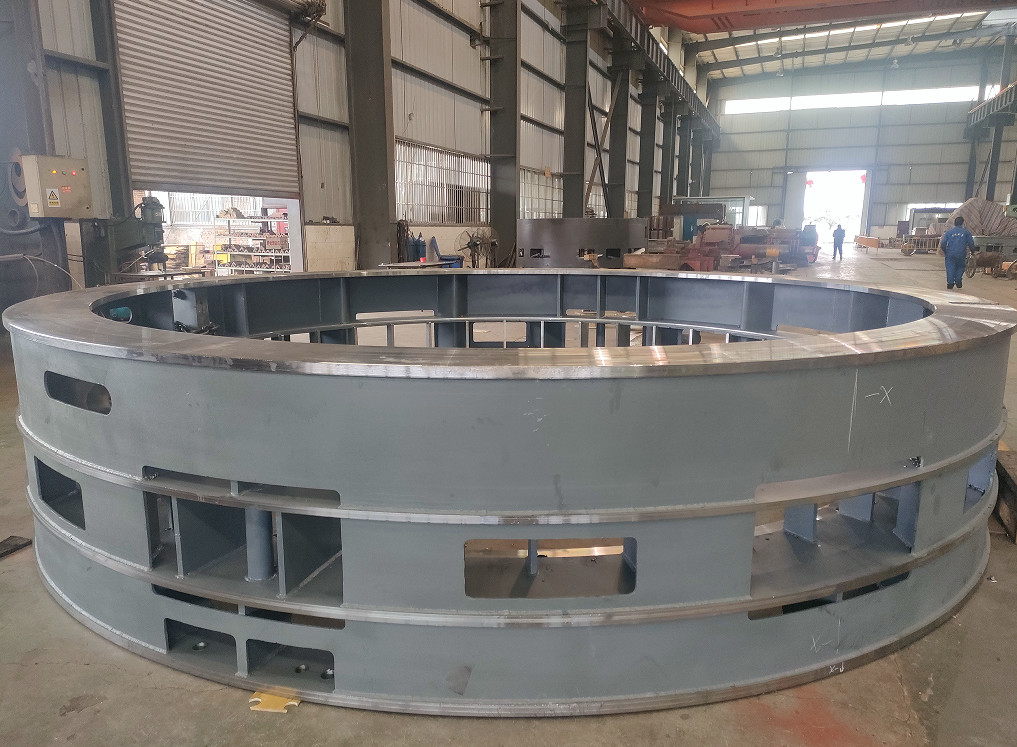 Casa de acero al carbono Turbina hidráulica vertical de potencia nominal 5 kW-50 MW con sistema de control automático
