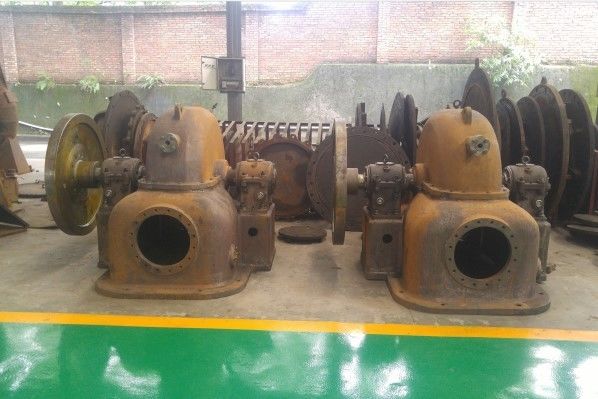 Generador eléctrico horizontal de ruedas de agua