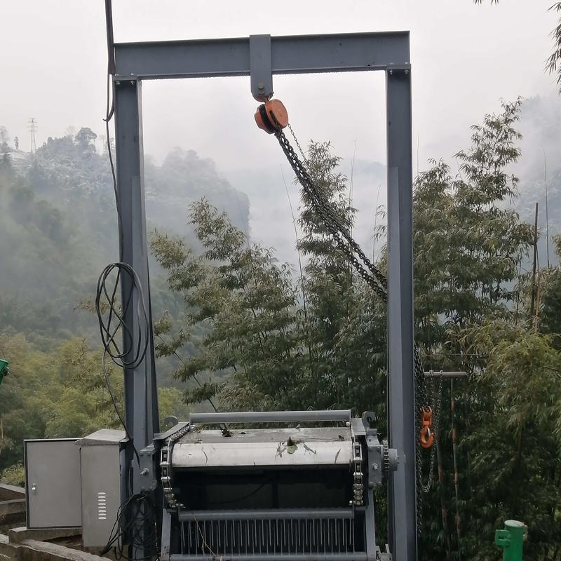 Tratamiento de aguas residuales automático de la pantalla de barra IP55 1kw para la turbina del agua de la central hidroeléctrica